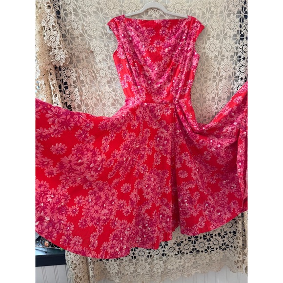 Vintage 50s Style Red Floral Print Fit and Flare Party Dress Sz S/M - thefunkyskunk.ie Vintage 50s Style Red Floral Print Fit and Flare Party Dress Sz S/M - thefunkyskunk.ie